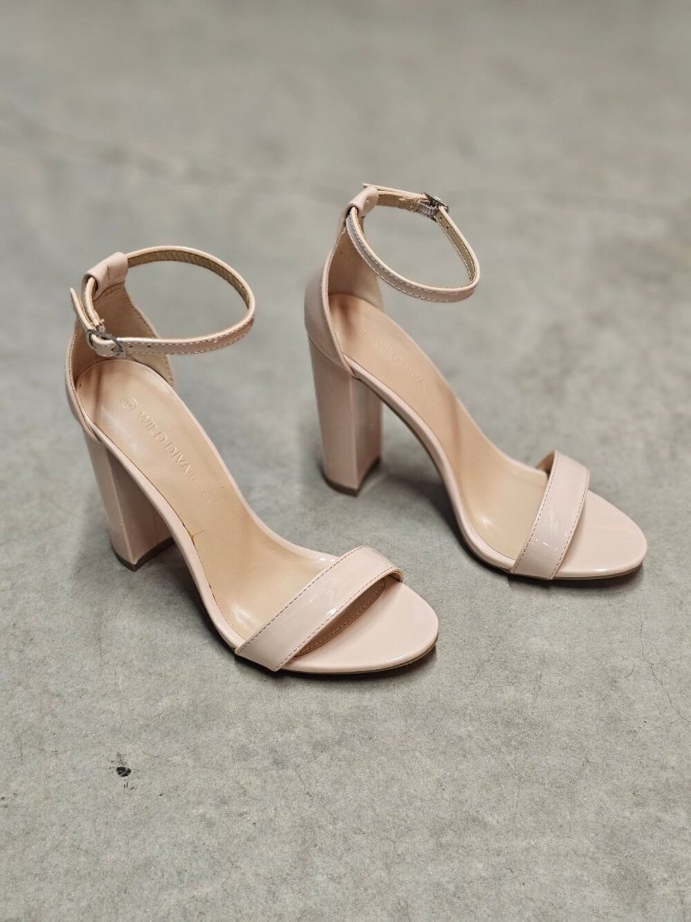 Nude Block Heel Sandals With Ankle Strap Patent Leather Finish Open Toe Design W